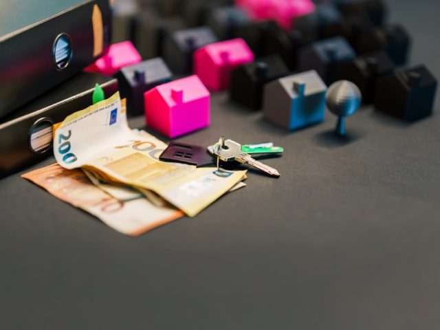 Comparer commissions et frais cachés des brokers