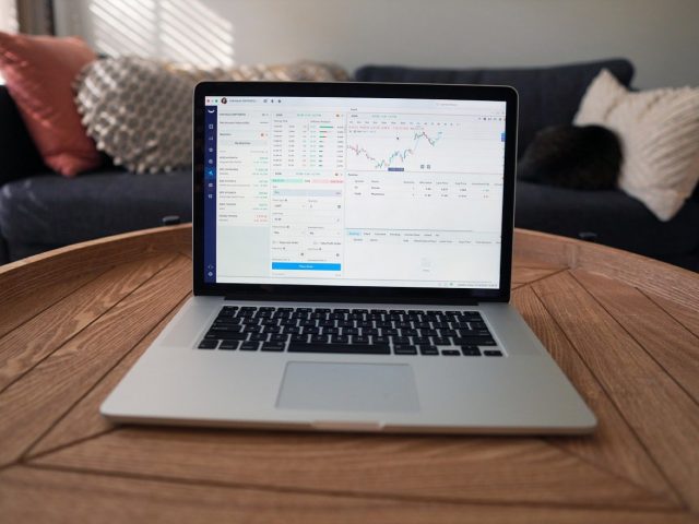Comparatif plateformes charting et exécution pour traders actifs