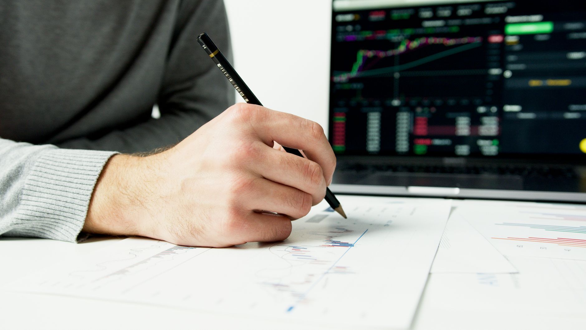 Interactive Brokers ou DEGIRO : quel courtier pour investisseurs